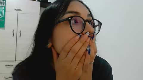 Genoveva online show from 12-19-25, 12:28