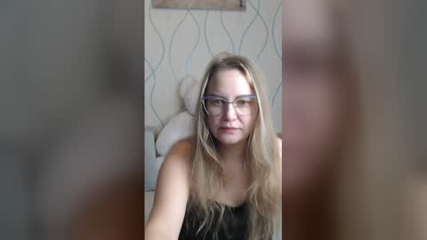 Snapshot of gentle69girl chatting on 11-25-25, 03:06 Alice online show from 11-25-25, 03:06