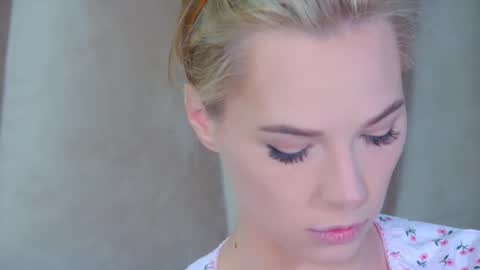 Snapshot of gentlerossi chatting on 12-18-25, 02:01 GentleRossi online show from 12-18-25, 02:01