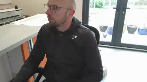 genuinecouple69 online show from 04-22-26, 08:17