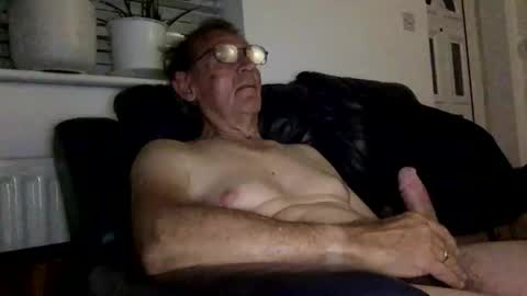 Snapshot of geoff242535 chatting on 10-19-25, 09:59 geoff242535 online show from 10-19-25, 09:59