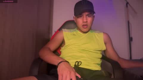 Snapshot of george_cams1 chatting on 01-07-25, 10:30 Jorge online show from 01-07-25, 10:30