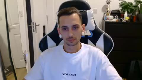 georgek0011 online show from 10-03-25, 02:52