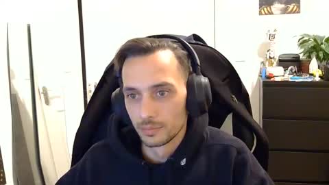 georgek0011 online show from 10-05-25, 09:02