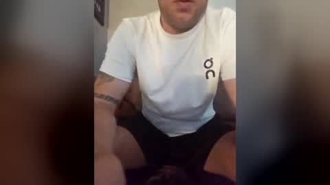 Snapshot of georgemac2405319818 chatting on 06-24-26, 03:33 georgemac2405319818 online show from 06-24-26, 03:33