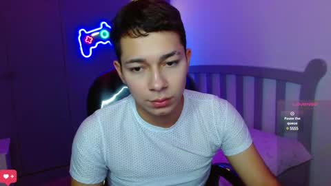 Snapshot of georgesmith_1 chatting on 01-17-25, 02:18 GEORGE online show from 01-17-25, 02:18