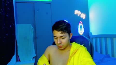 Snapshot of georgesmith_1 chatting on 01-27-25, 10:16 GEORGE online show from 01-27-25, 10:16