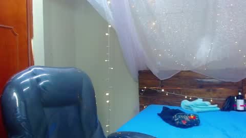 Snapshot of georgesmith_1 chatting on 02-04-25, 04:05 GEORGE online show from 02-04-25, 04:05