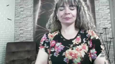 Georgina  online show from 12-22-24, 11:00