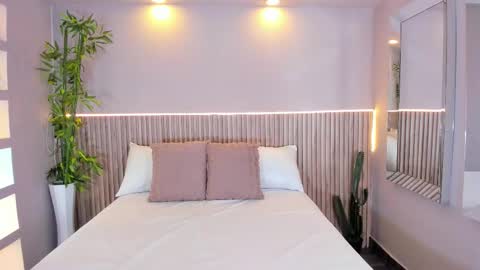 Snapshot of georginareyes chatting on 12-13-25, 10:48 GeorginaReyes online show from 12-13-25, 10:48