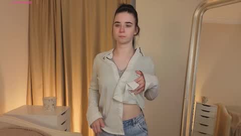 My name is Kelly online show from 10-17-25, 03:10