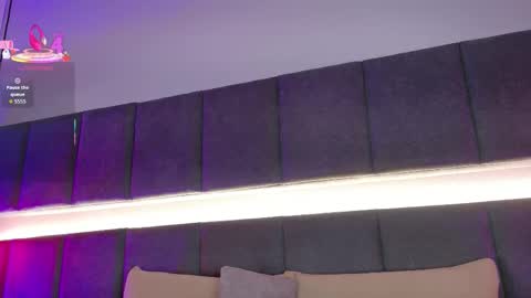 Kendal  online show from 11-27-25, 02:02