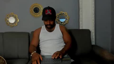 Snapshot of gerald_scott7 chatting on 11-19-25, 03:39 GERALD online show from 11-19-25, 03:39