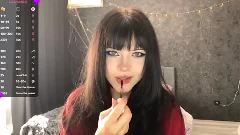 Snapshot of germainebourlier chatting on 05-29-26, 06:44 EmelyWoodes online show from 05-29-26, 06:44