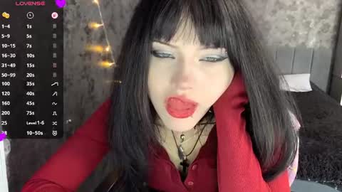 EmelyWoodes online show from 06-25-26, 07:13