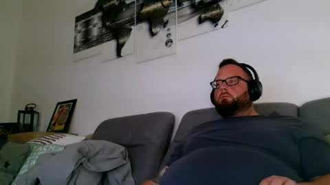Phil online show from 07-04-26, 02:45