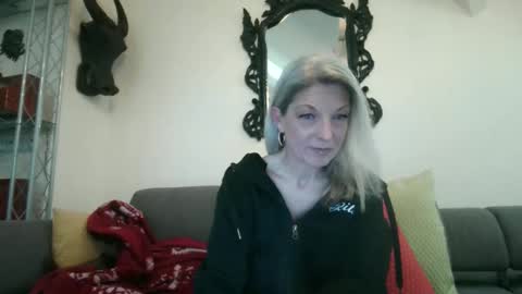 Snapshot of germansweety1 chatting on 01-10-26, 02:19 germansweety online show from 01-10-26, 02:19