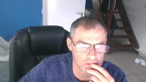 Snapshot of geronemo62 chatting on 10-21-25, 03:35 geronemo62 online show from 10-21-25, 03:35