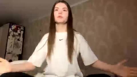 Lisa online show from 10-23-25, 09:08