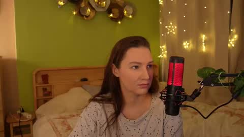 Snapshot of gessifossa chatting on 10-21-25, 02:29 Anna online show from 10-21-25, 02:29