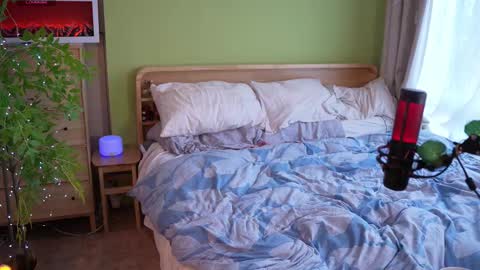 Anna online show from 11-12-25, 12:33