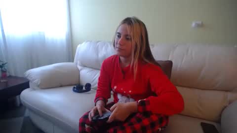 Snapshot of ggemas chatting on 12-18-24, 10:40 ggemas online show from 12-18-24, 10:40