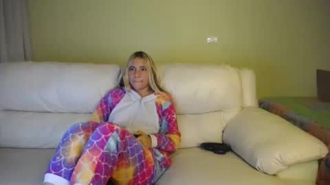 Snapshot of ggemas chatting on 01-09-25, 05:34 ggemas online show from 01-09-25, 05:34