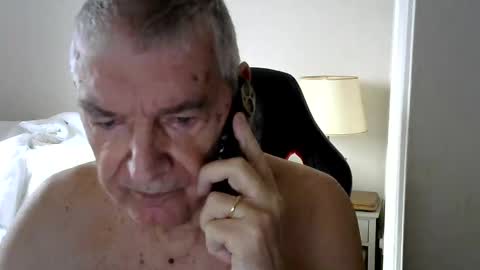 Snapshot of gh1952ma chatting on 12-27-24, 01:18 Gisse online show from 12-27-24, 01:18