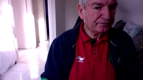 Gisse online show from 12-18-25, 01:06