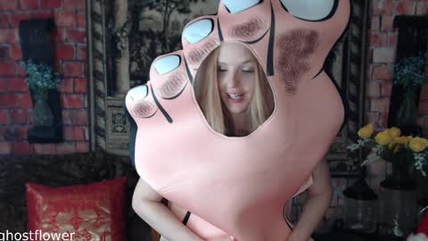 ghostflower online show from 10-31-25, 06:20