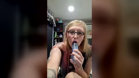 Snapshot of ghostgothdoll chatting on 08-04-26, 11:51 ghostgothdoll online show from 08-04-26, 11:51