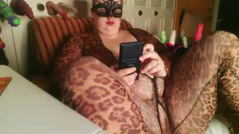 Snapshot of ghostrideaway chatting on 01-12-25, 10:45 Vakmu online show from 01-12-25, 10:45