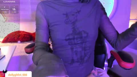 Snapshot of ghosty_doll chatting on 05-13-26, 01:30 Allison online show from 05-13-26, 01:30