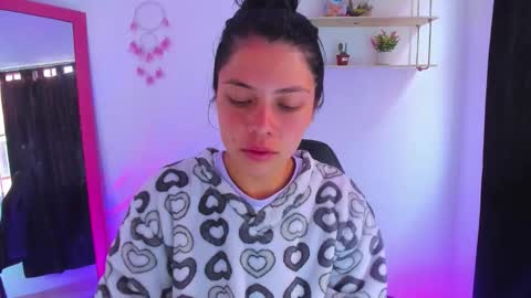 giaaaa   online show from 03-18-26, 12:41