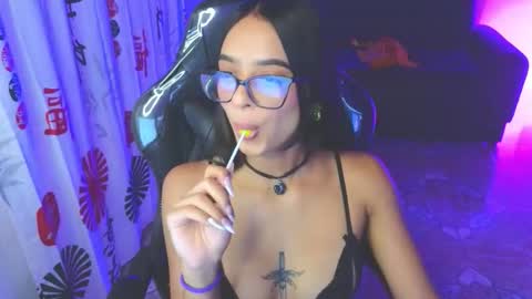 gia_flame_ online show from 09-24-25, 05:44