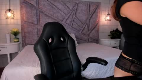 Gia online show from 05-14-26, 01:51