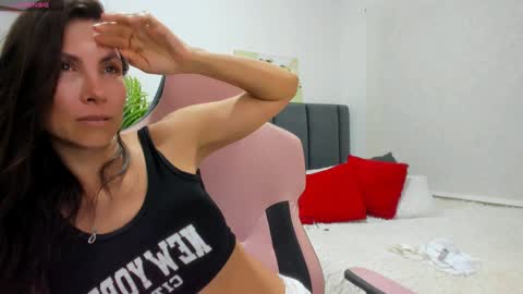 Snapshot of gia_liann chatting on 01-09-25, 02:33 Gianna Liann online show from 01-09-25, 02:33