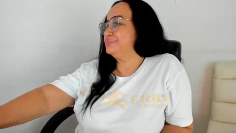 Snapshot of gia_nahomi chatting on 01-04-25, 04:33 nahomi online show from 01-04-25, 04:33