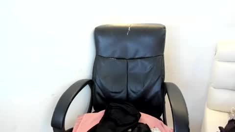 Snapshot of gia_nahomi chatting on 01-18-25, 05:41 nahomi online show from 01-18-25, 05:41