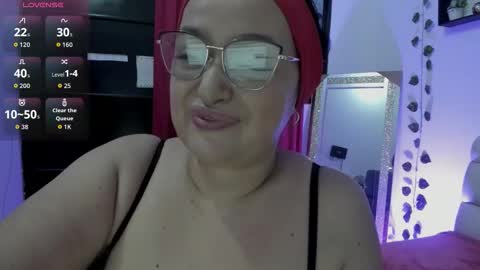 Snapshot of gia_nahomi chatting on 10-03-25, 10:29 nahomi online show from 10-03-25, 10:29