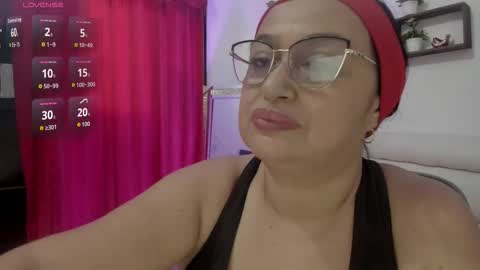 Snapshot of gia_nahomi chatting on 10-25-25, 04:24 nahomi online show from 10-25-25, 04:24