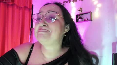 Snapshot of gia_nahomi chatting on 11-24-25, 10:53 nahomi online show from 11-24-25, 10:53