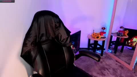 Gia  online show from 12-11-24, 07:42