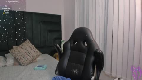 Gia  online show from 04-06-26, 04:52