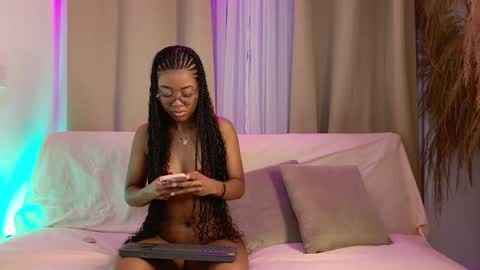 Gia  online show from 12-16-25, 05:18