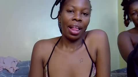 Snapshot of gianna_012 chatting on 12-21-25, 04:14 ENNY online show from 12-21-25, 04:14