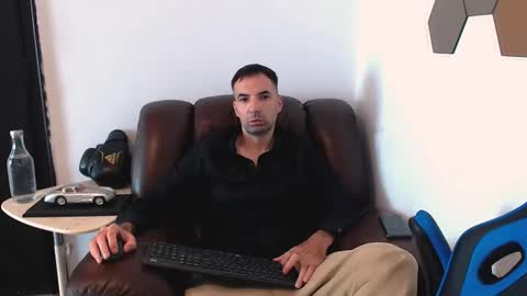 Gianni online show from 10-10-25, 10:25
