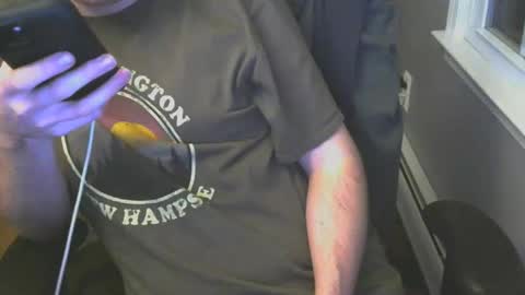 Snapshot of giantboy10 chatting on 03-09-26, 04:27 Giant online show from 03-09-26, 04:27