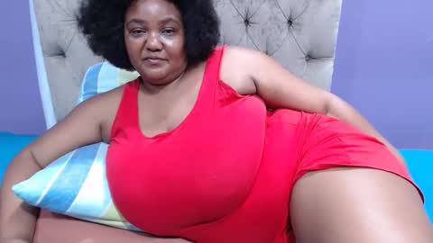 Snapshot of gianttitts chatting on 09-20-25, 07:59 gianttitts online show from 09-20-25, 07:59