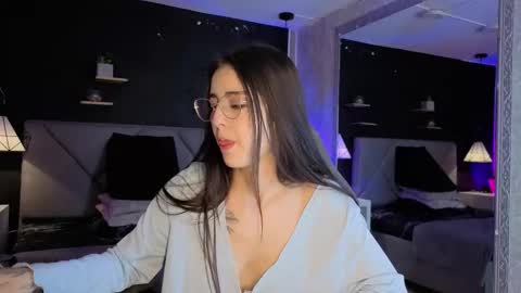 Gia online show from 10-18-25, 02:18